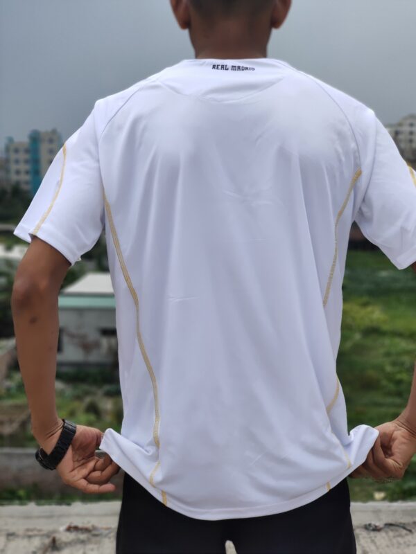 Real madrid Iconic retro jersey  (2011-12) - Image 5